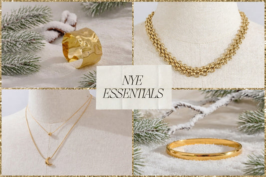 Gouden NYE 2026 Essentials sieraden collage van CECELYN: brede cuff, kettingen, armband en schakelketting op sneeuw met kersttakken.